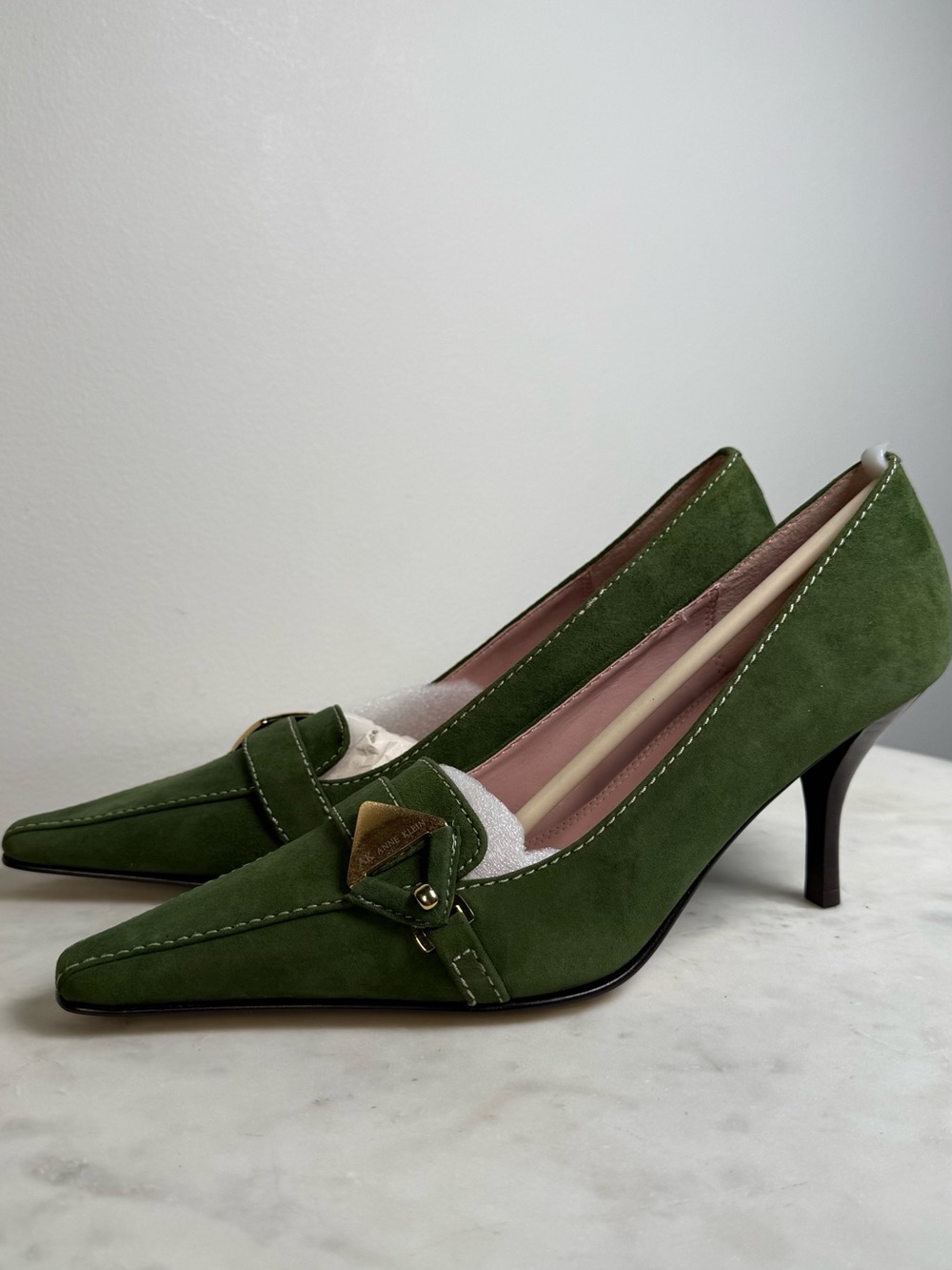Anne Klein AK Green Suede Leather Pointed Toe Pumps Heels Women’s - Picture 4 of 11